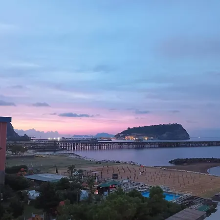 Bagnoli Bay, * Nápoles