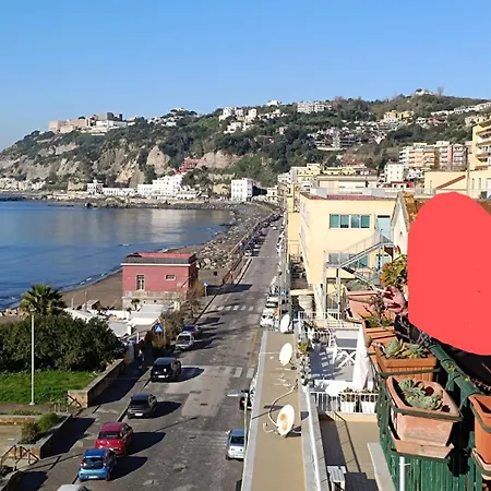 Bagnoli Bay, Lejlighed