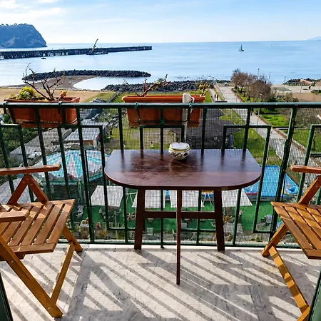 Appartamento Bagnoli Bay, *