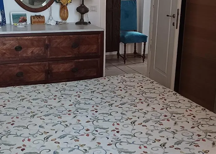 Bagnoli Bay, Apartament